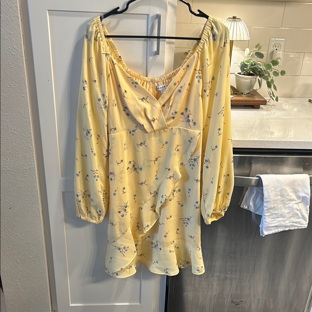 Macy’s ONLY WORN ONCE Yellow Floral Long Sleeve Dress with Corset Top.